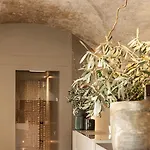 Hotel Nun Relais & Museum 5*