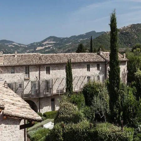 Nun Relais & Museum מלון