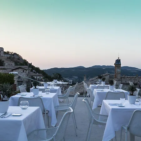 Hotel Nun Relais & Museum 5*