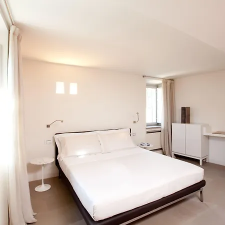 Nun Relais & Museum 5* אסיסי