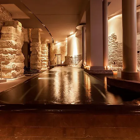 Nun Relais & Museum מלון