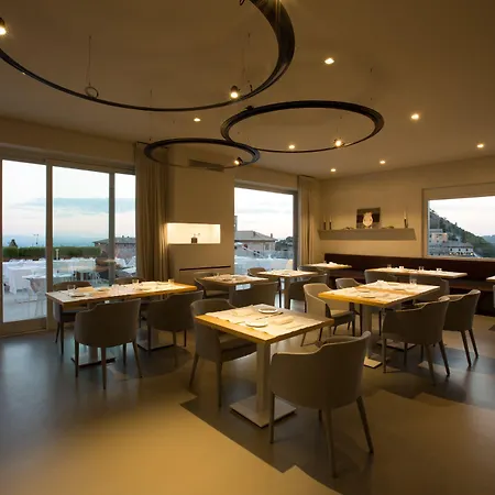 Nun Relais & Museum מלון אסיסי