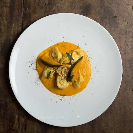 Nun Relais & Museum אסיסי