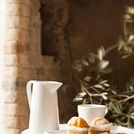 Nun Relais & Museum Отель Ассизи