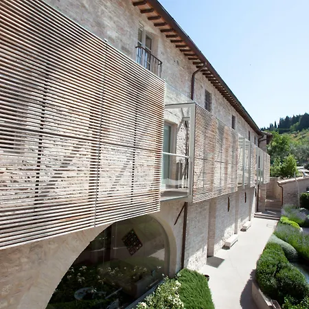 Nun Relais & Museum Hotel 5*