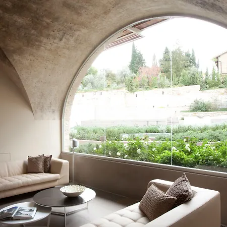 Nun Relais & Museum מלון אסיסי