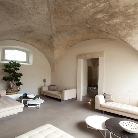 Nun Relais & Museum מלון אסיסי