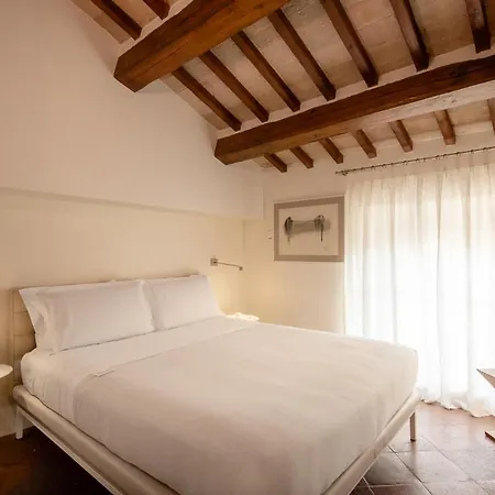 Hotel Nun Relais & Museum 5*