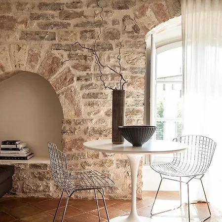 Hotel Nun Relais & Museum