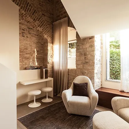 Nun Relais & Museum 5*