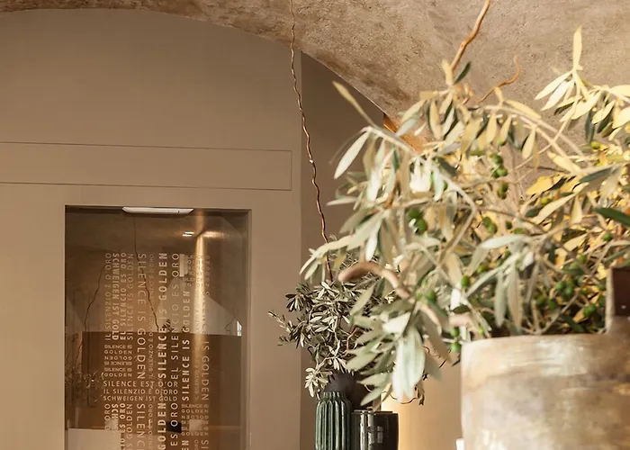 Hotel Nun Relais & Museum 5*